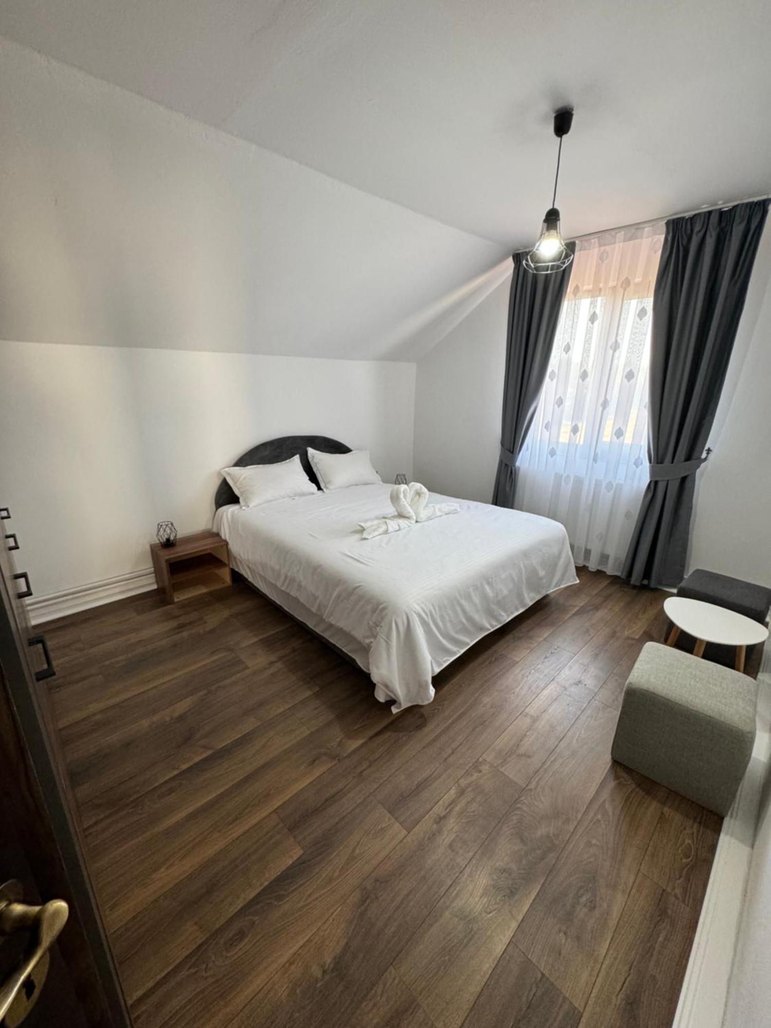 Casa Casy Villa Oradea Eksteriør bilde